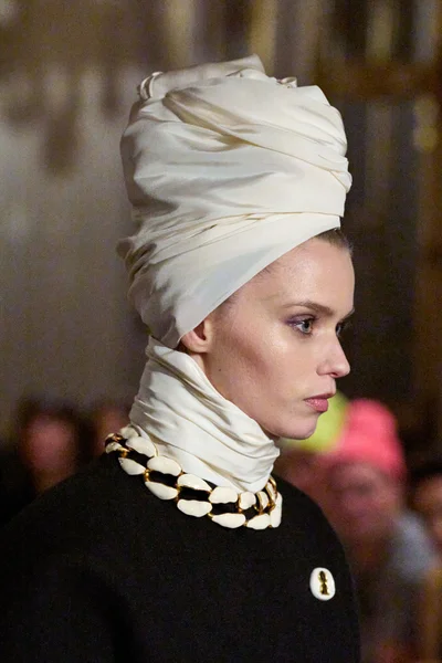Look 1
